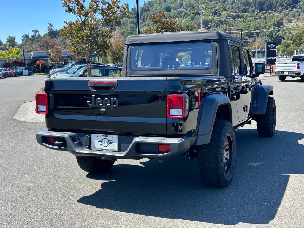 Used 2023 Jeep Gladiator Sport AWD/4WD image 5