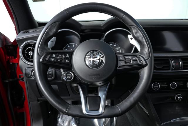 Used 2023 Alfa Romeo Stelvio Veloce image 11