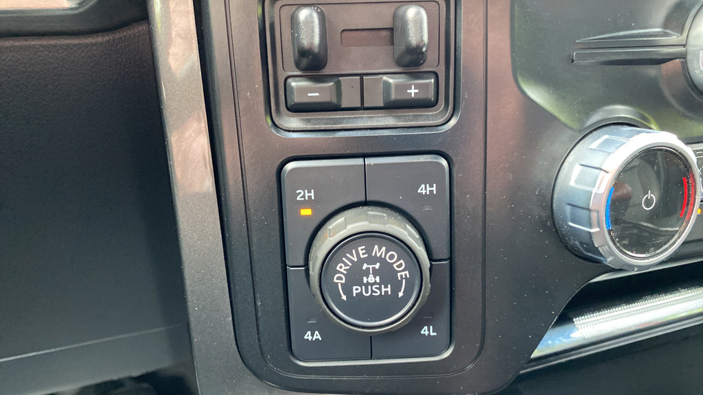 Used 2023 Ford F150 Lariat w/ FX4 Off-Road Package AWD/4WD image 35