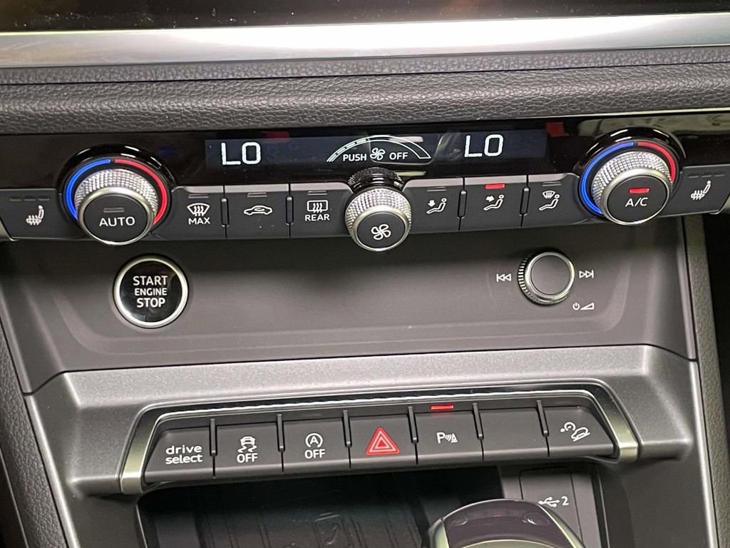 New 2025 Audi Q3 2.0T Premium image 30