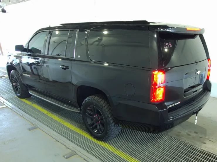 Used 2015 Chevrolet Suburban LT w/ Luxury Package AWD/4WD image 3