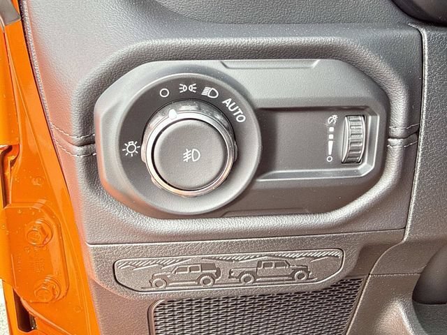 New 2026 Jeep Wrangler Unlimited Sahara w/ Whitecap Package AWD/4WD image 29
