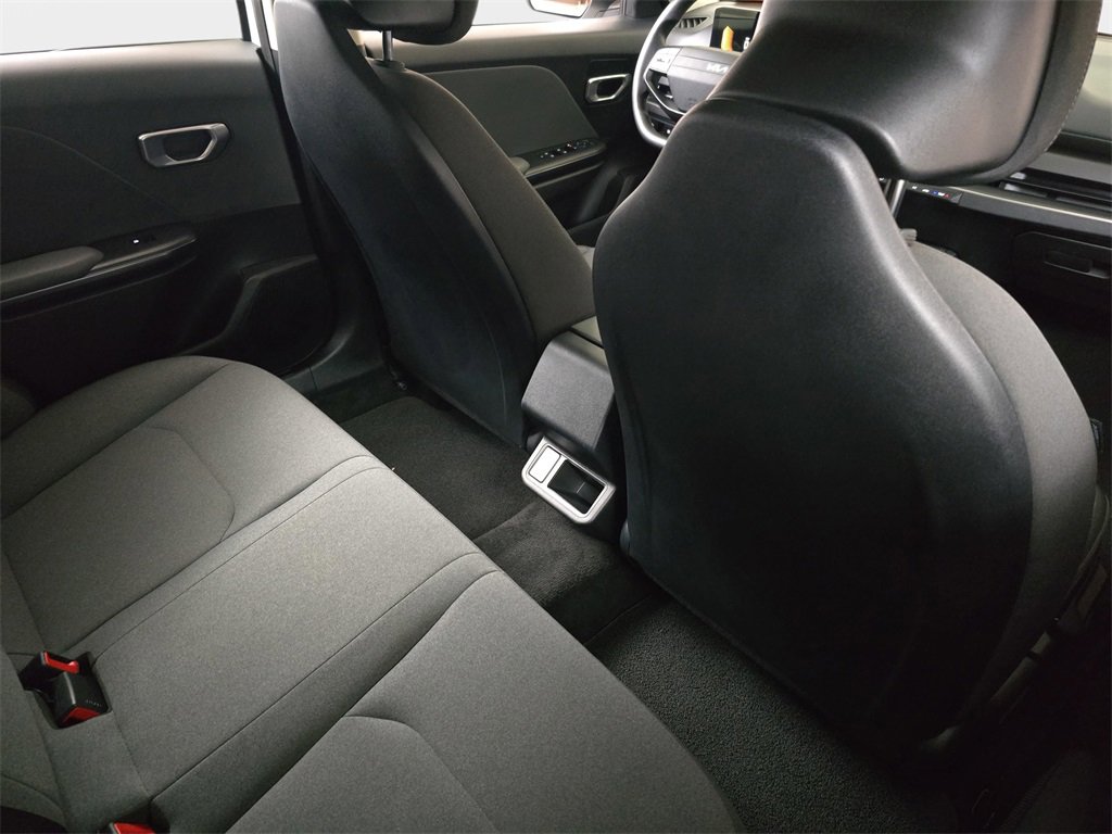 Used 2025 Kia K4 LX image 14