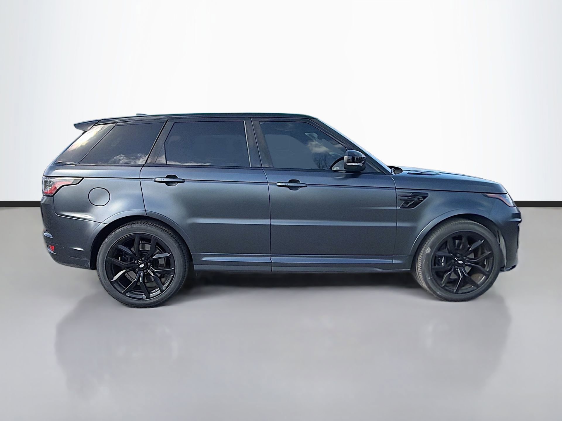 Used 2020 Land Rover Range Rover Sport SVR image 3