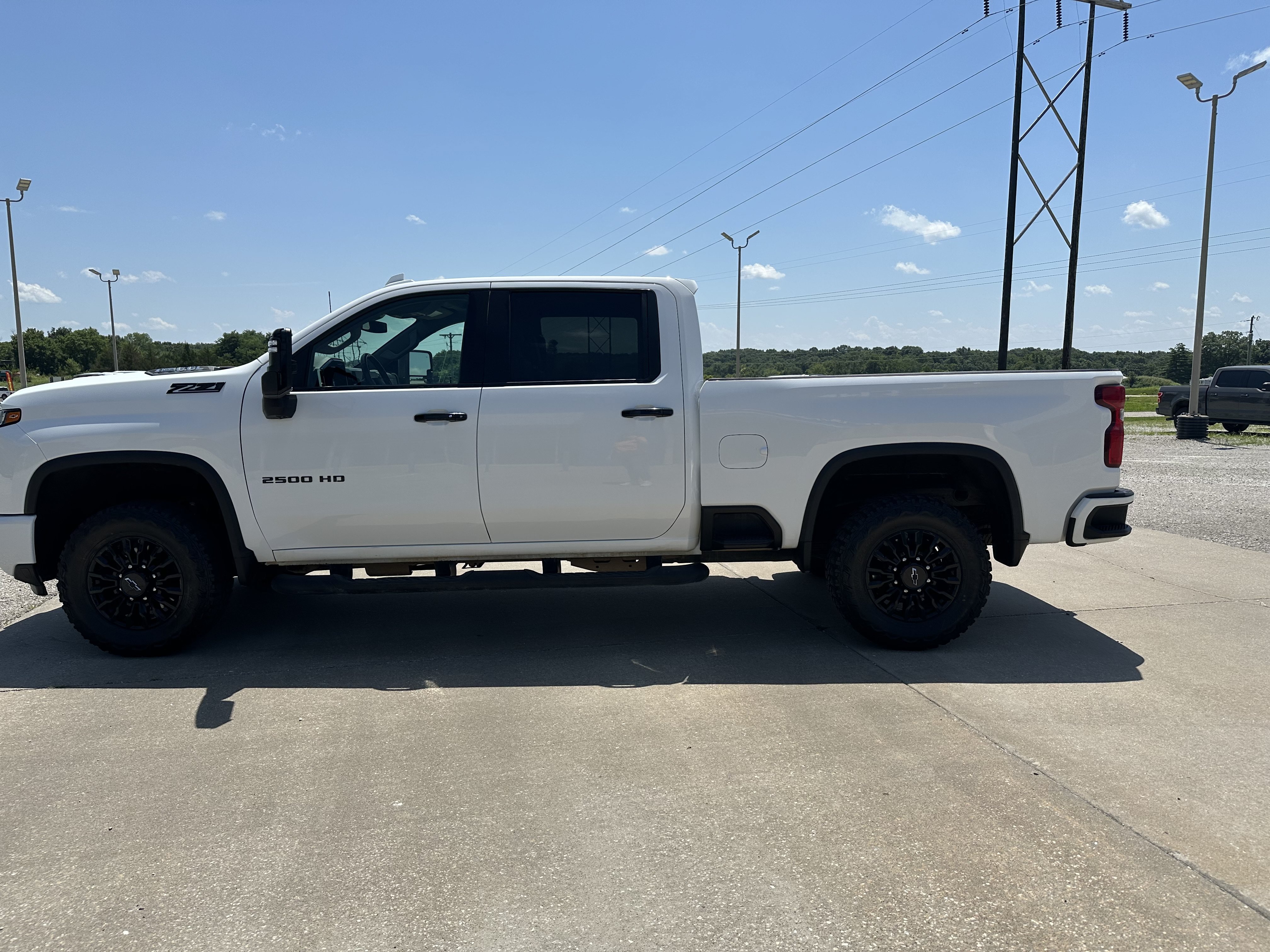 Used 2024 Chevrolet Silverado 2500 LTZ w/ LTZ Plus Package AWD/4WD image 7