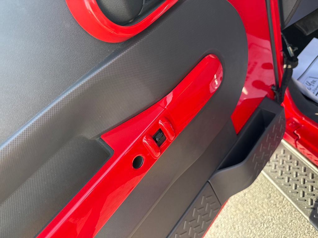 Used 2010 Jeep Wrangler Unlimited Sahara w/ Dual Top Group image 14