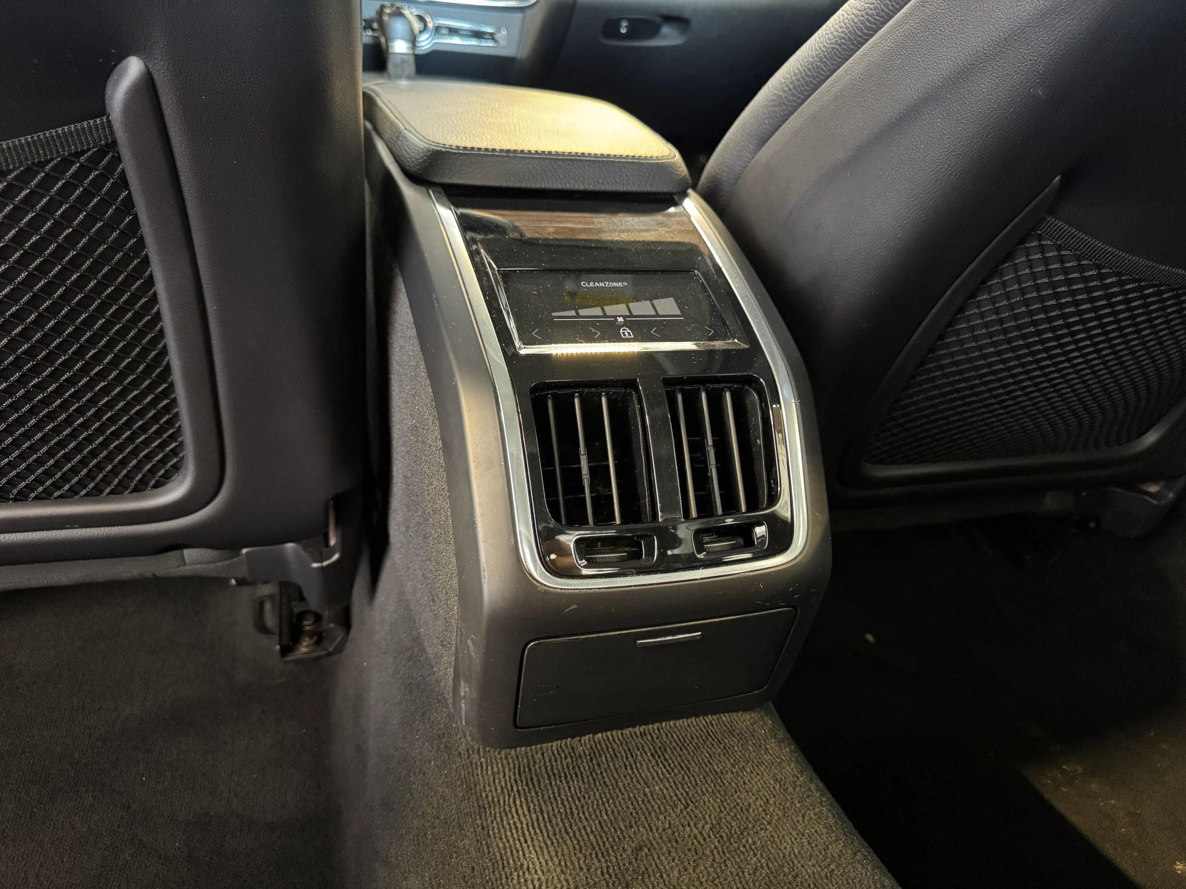 Used 2018 Volvo S90 T5 Momentum w/ Convenience Package AWD/4WD image 25