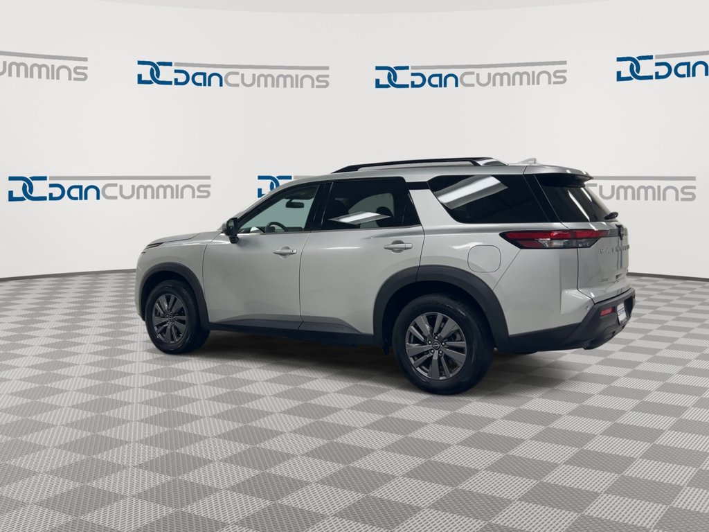 Used 2024 Nissan Pathfinder SV FWD image 6
