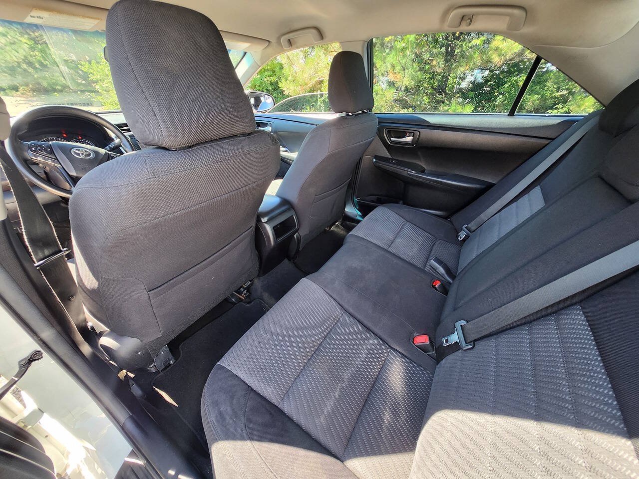 Used 2015 Toyota Camry LE FWD image 16