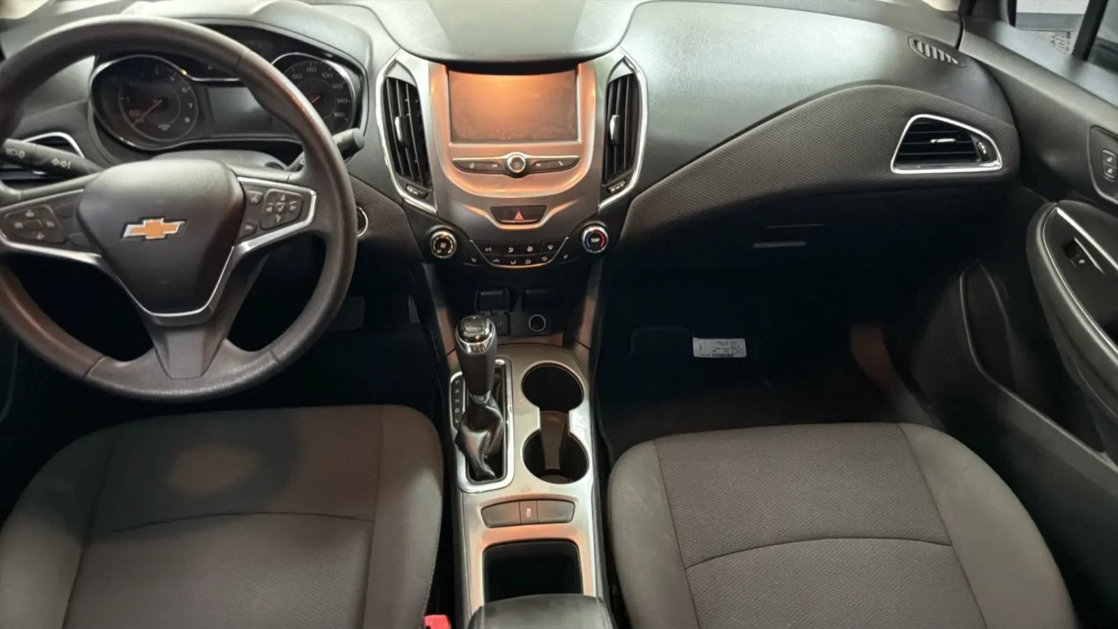 Used 2017 Chevrolet Cruze LT w/ Convenience Package FWD image 16