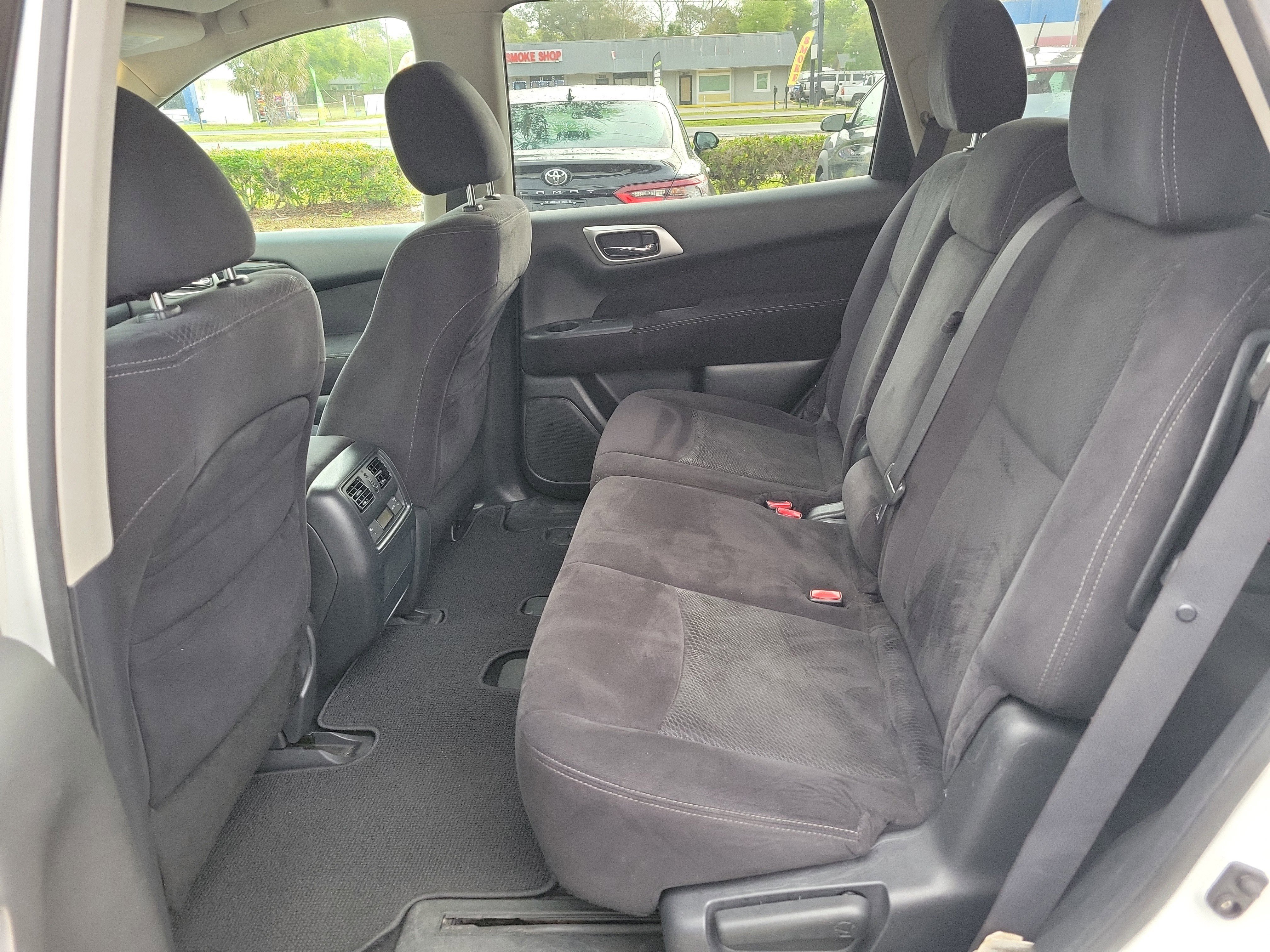 Used 2013 Nissan Pathfinder SV image 15