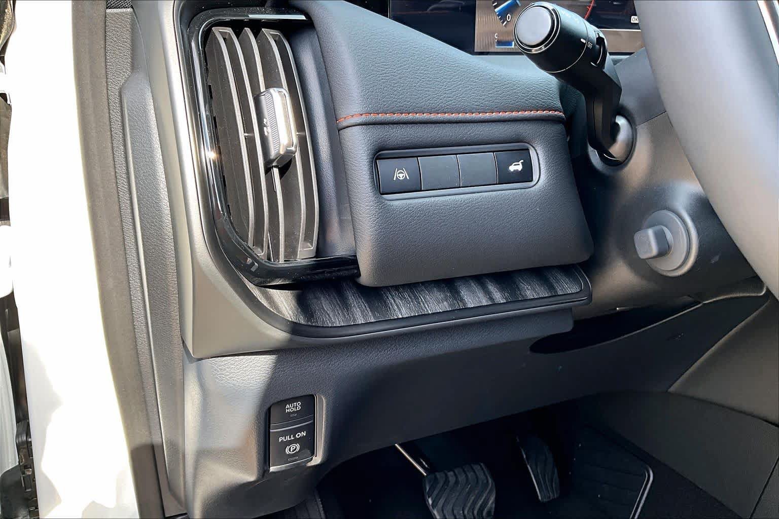 New 2026 Nissan Armada PRO-4X w/ Captain's Chari Seat Package AWD/4WD image 16