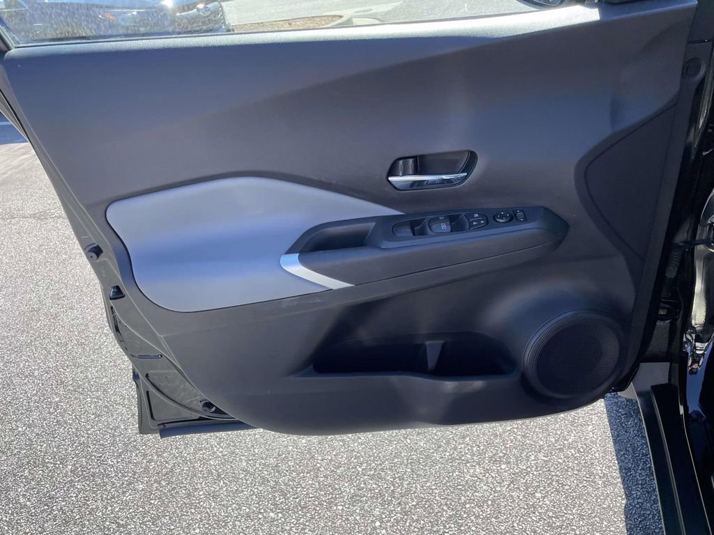 Used 2022 Nissan Kicks SR w/ Premium Package image 14