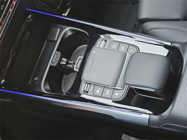 Used 2023 Mercedes-Benz EQB 300 4MATIC image 19