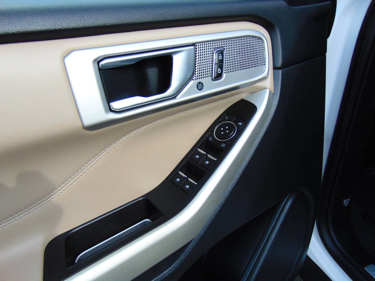 Used 2021 Ford Explorer Limited AWD/4WD image 8