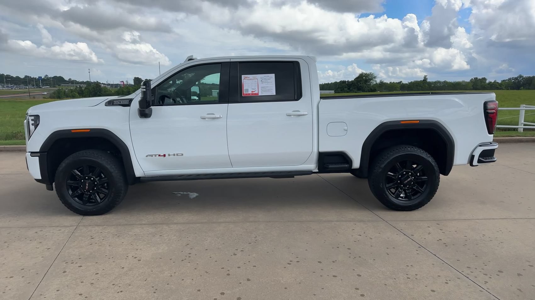 Used 2024 GMC Sierra 2500 AT4 w/ Technology Package AWD/4WD image 5