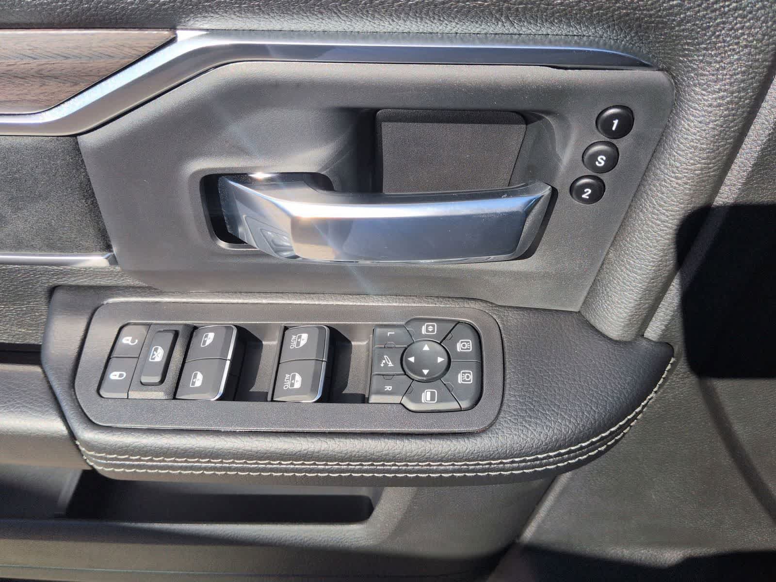 New 2026 RAM 2500 Laramie w/ Sport Appearance Package AWD/4WD image 7