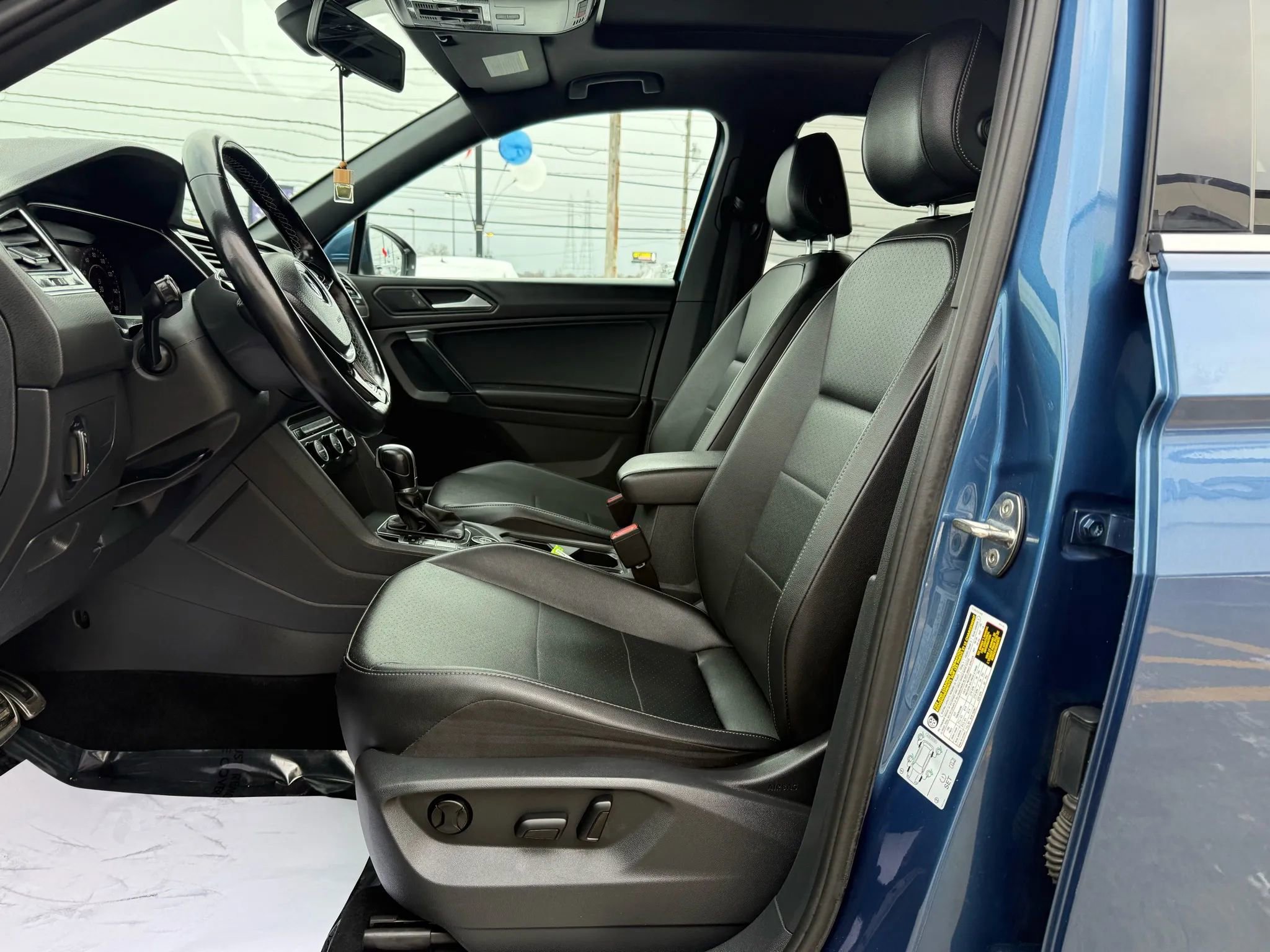 Used 2019 Volkswagen Tiguan SEL R-Line image 20