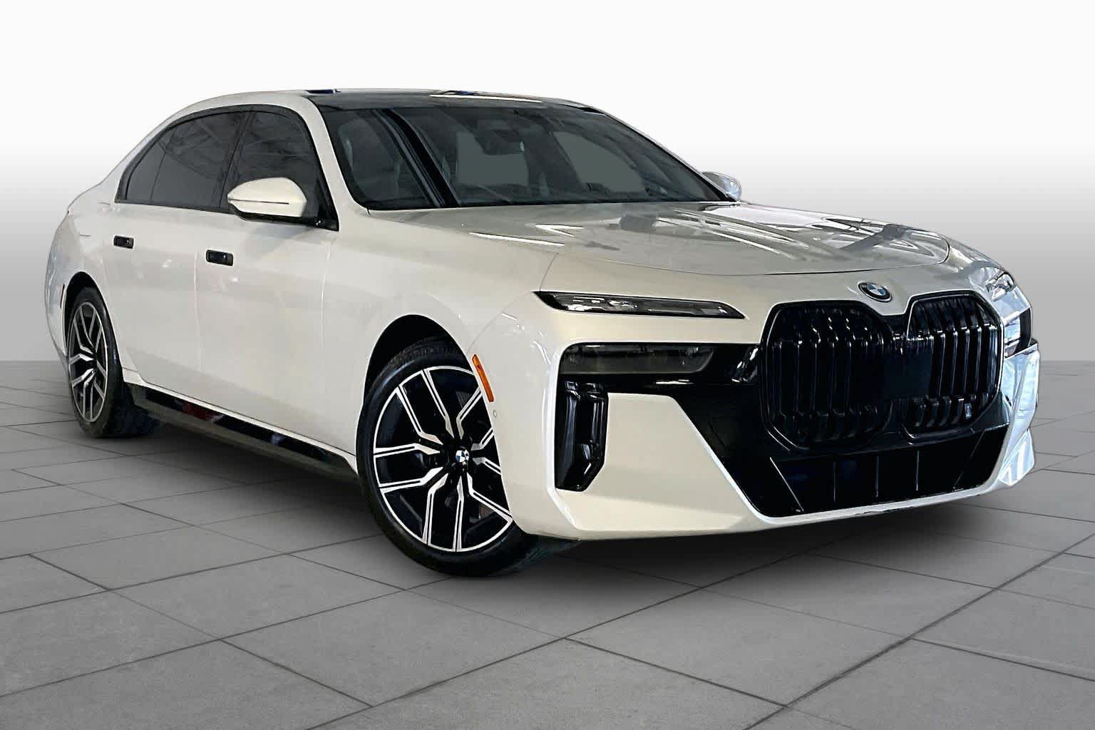 Used 2024 BMW i7 eDrive50 w/ M Sport Package RWD image 2