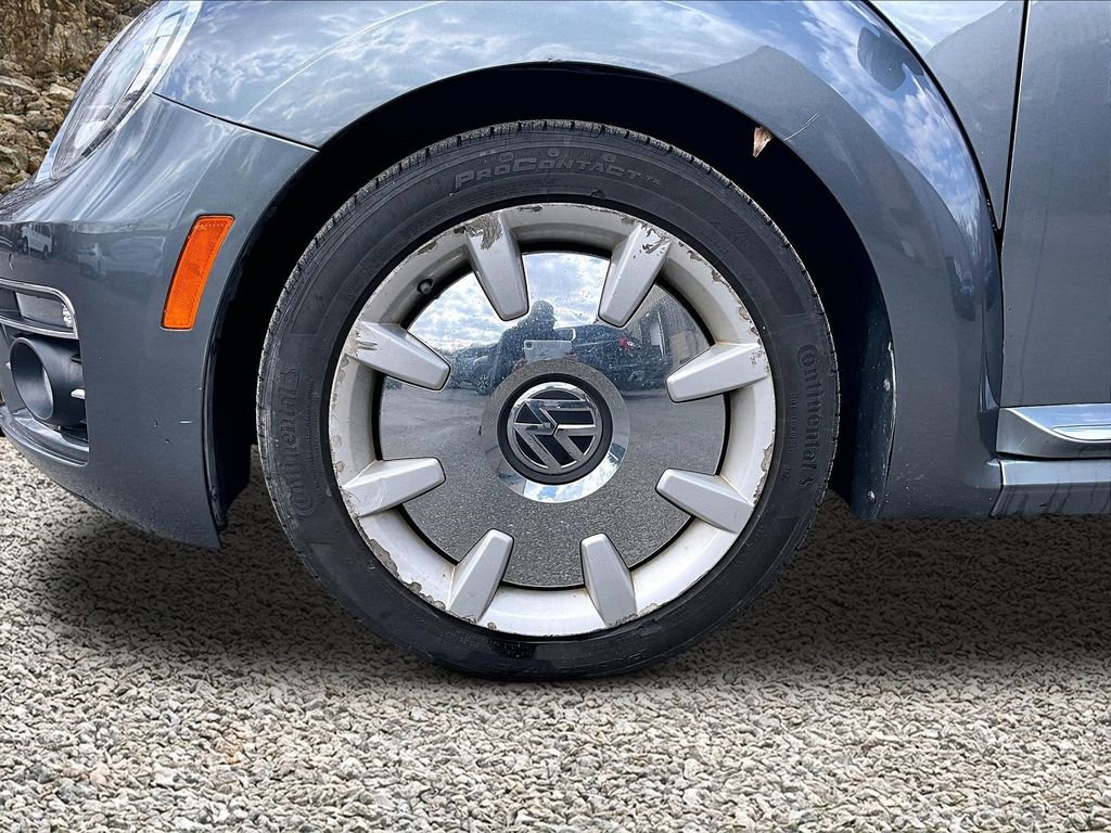 Used 2019 Volkswagen Beetle 2.0T SE FWD image 9