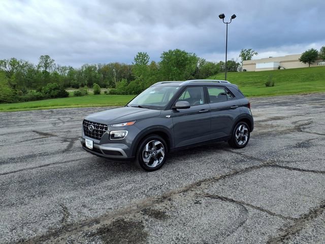 Used 2025 Hyundai Venue SEL FWD image 45