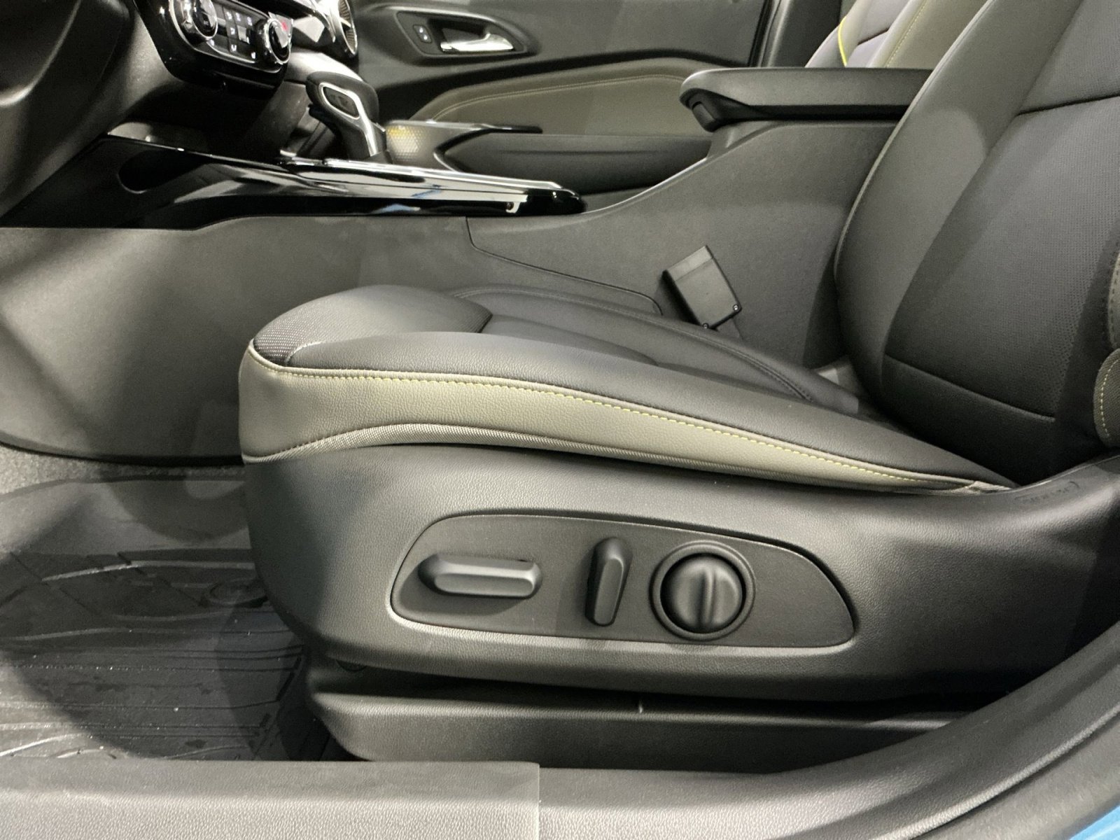 New 2026 Chevrolet Trax ACTIV w/ Sunroof Package image 22