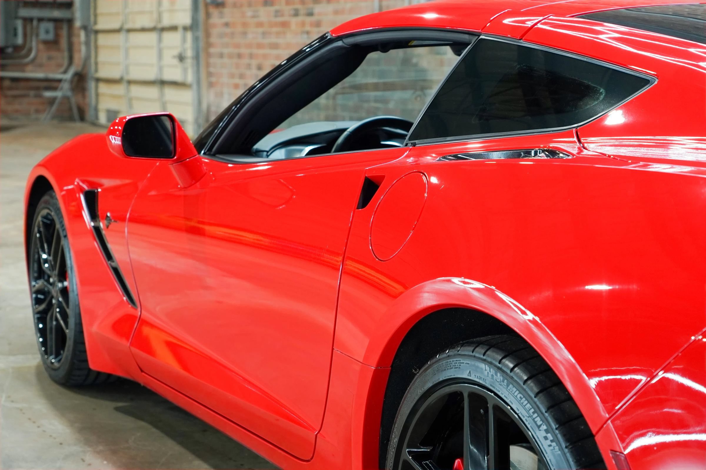Used 2019 Chevrolet Corvette Stingray Coupe w/ Carbon Flash Badge Package RWD image 18