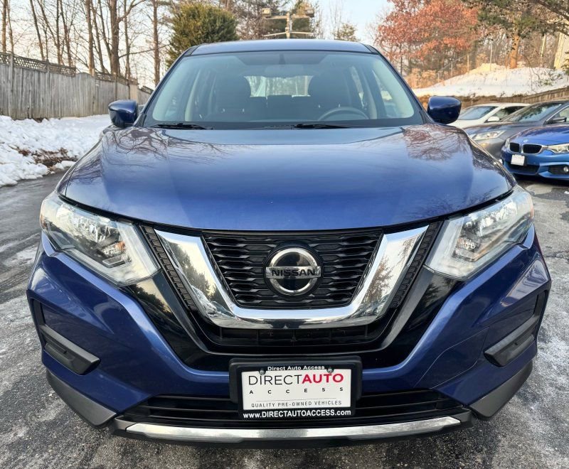 Used 2018 Nissan Rogue S image 2