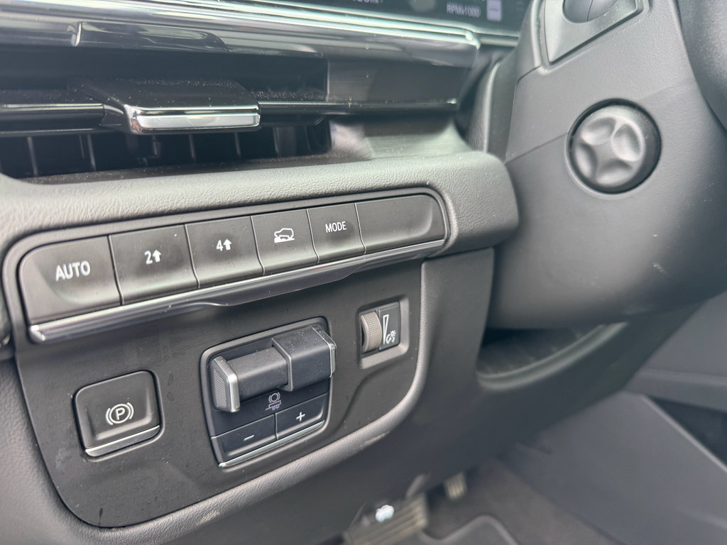 Used 2022 Cadillac Escalade ESV Sport AWD/4WD image 9