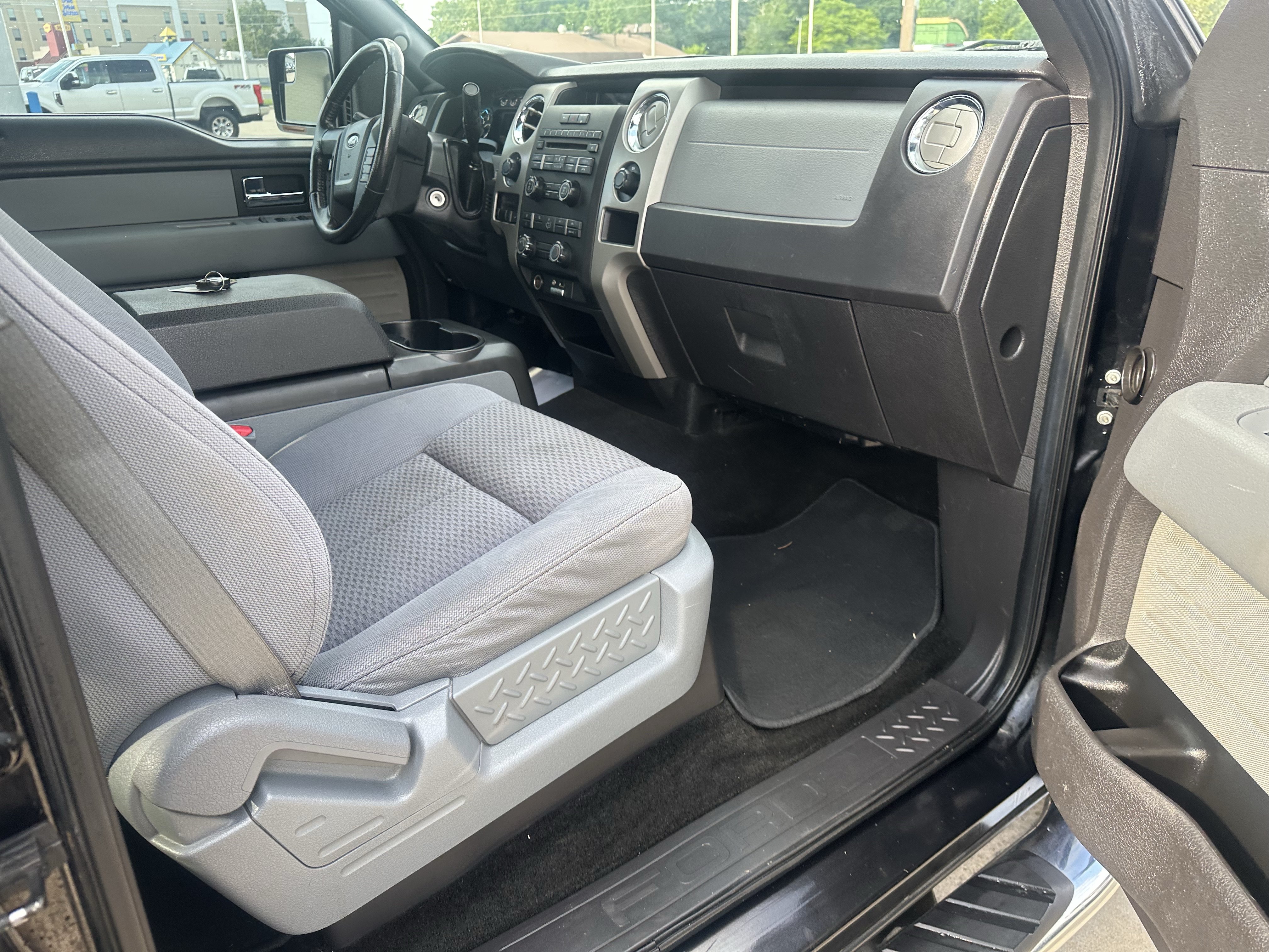 Used 2012 Ford F150 XLT w/ XLT Chrome Pkg AWD/4WD image 14
