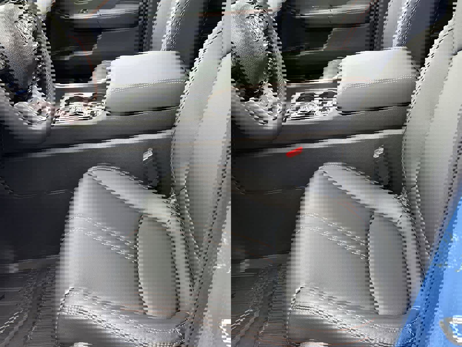 Used 2025 Honda Pilot TrailSport image 11