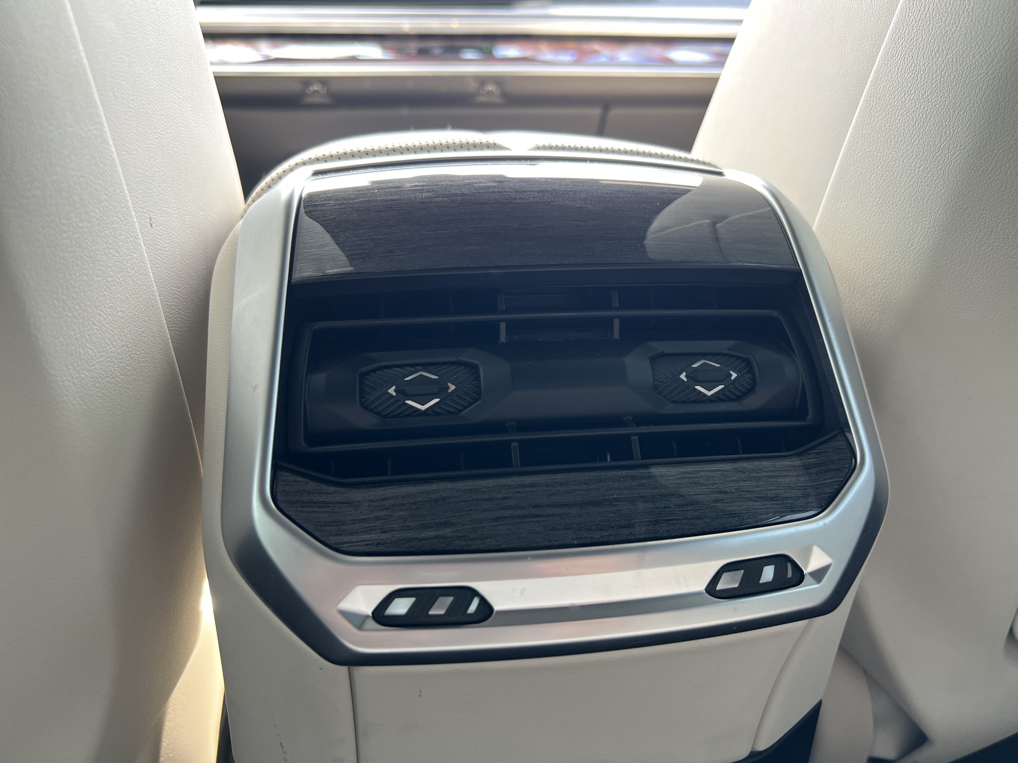 Used 2023 BMW 740i RWD image 40
