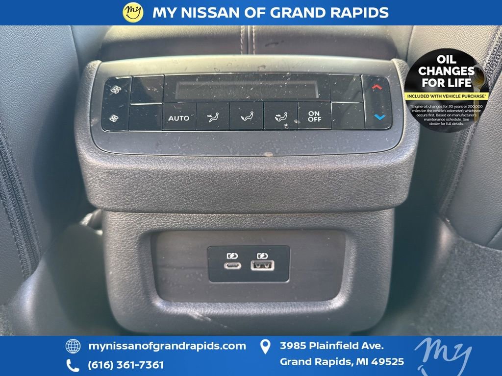Used 2023 Nissan Pathfinder SL image 34