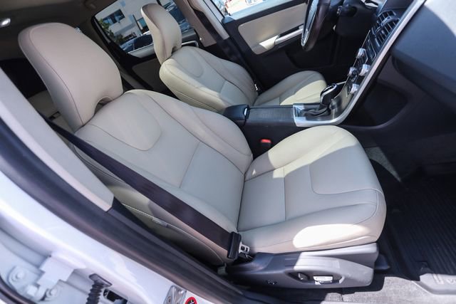 Used 2016 Volvo XC60 T5 Premier w/ Proximity Package AWD/4WD image 41