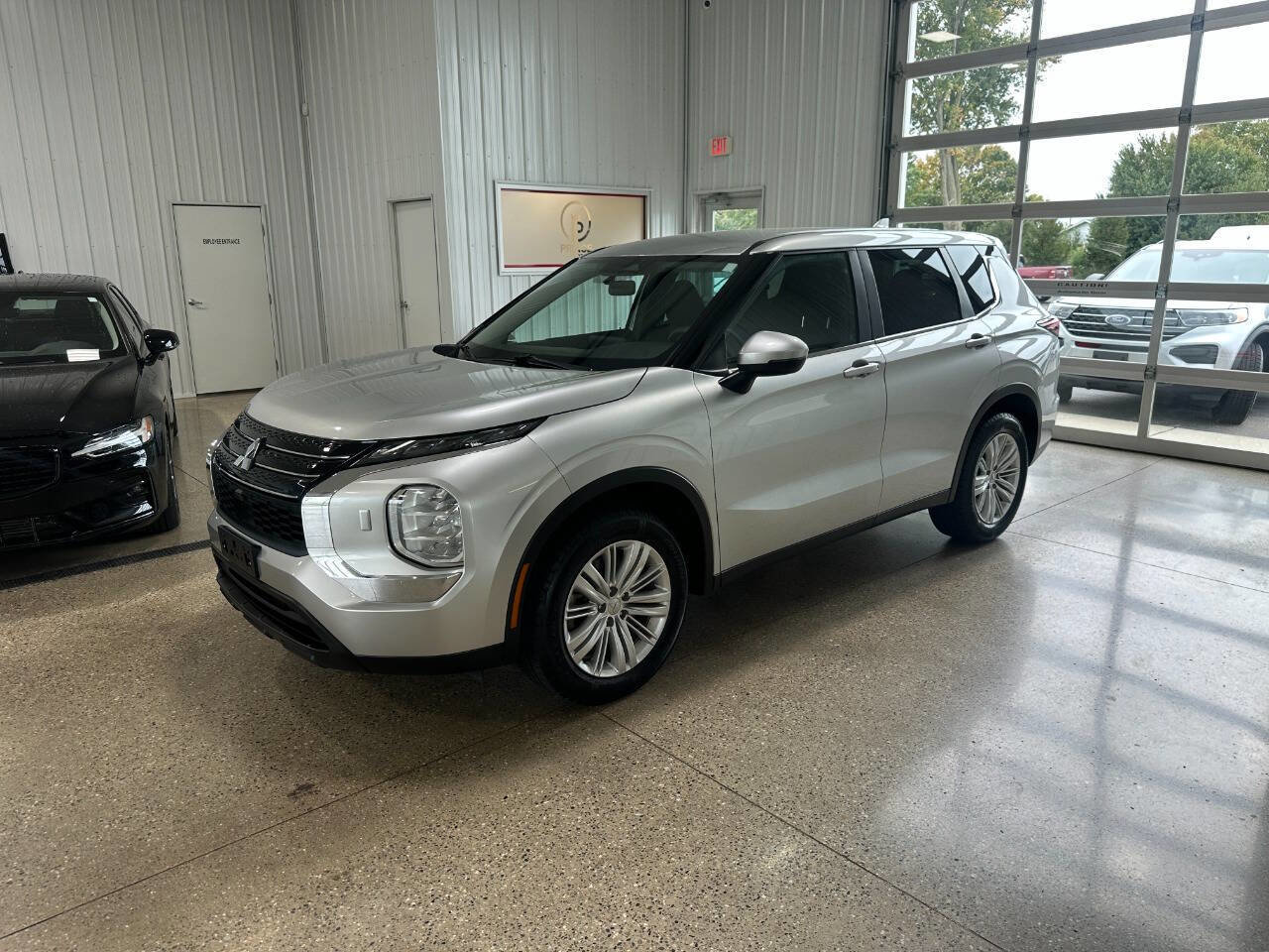 Used 2023 Mitsubishi Outlander ES image 43