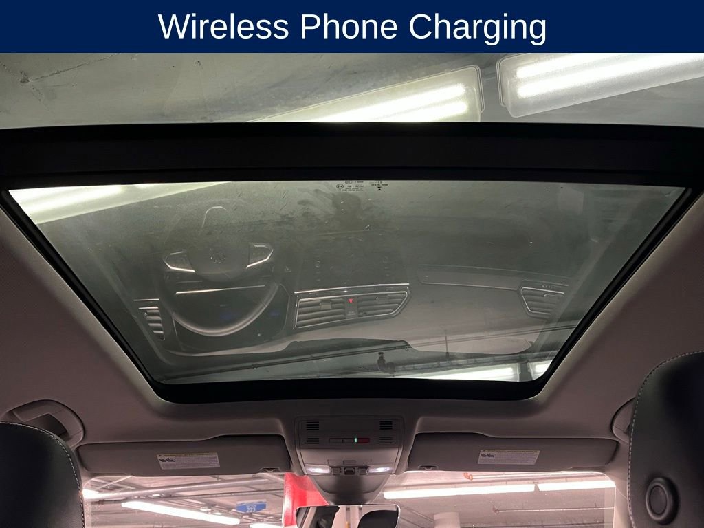 Used 2022 Volkswagen Tiguan SE w/ Panoramic Sunroof Package image 10