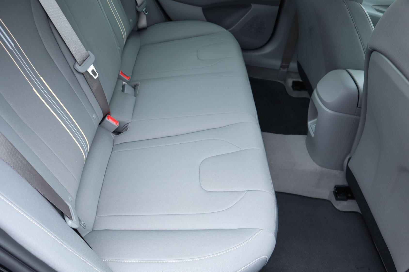 New 2026 Hyundai Elantra Hybrid FWD image 19