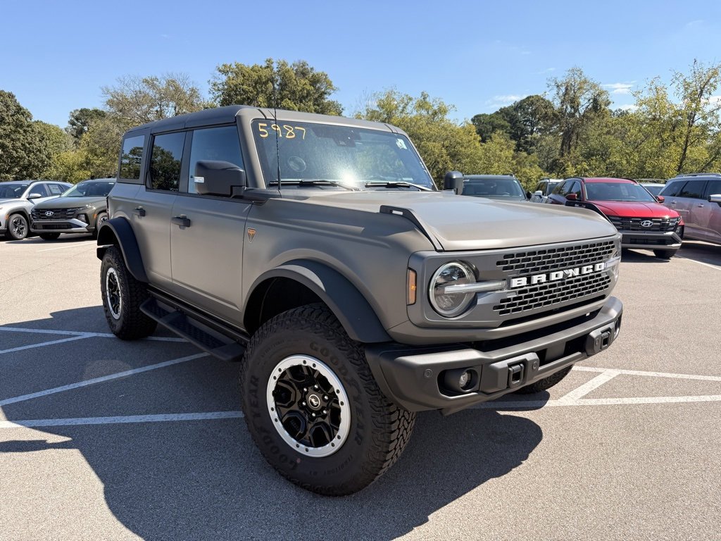 New 2025 Ford Bronco Badlands w/ Matte Film Protection Package