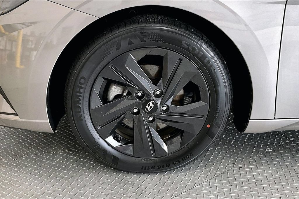 Certified 2021 Hyundai Elantra SEL FWD image 8