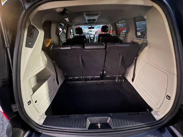 Used 2015 Chrysler Town & Country Touring-L w/ Driver Convenience Group FWD image 10