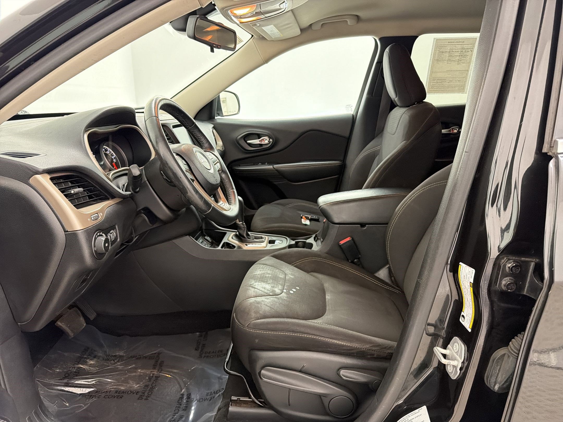 Used 2016 Jeep Cherokee Latitude image 5