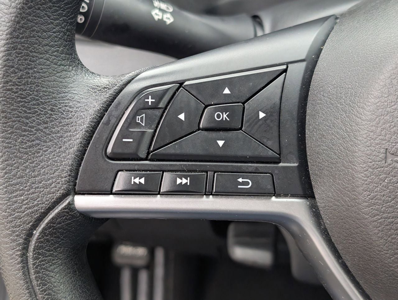 Certified 2024 Nissan Altima 2.5 SV FWD image 22