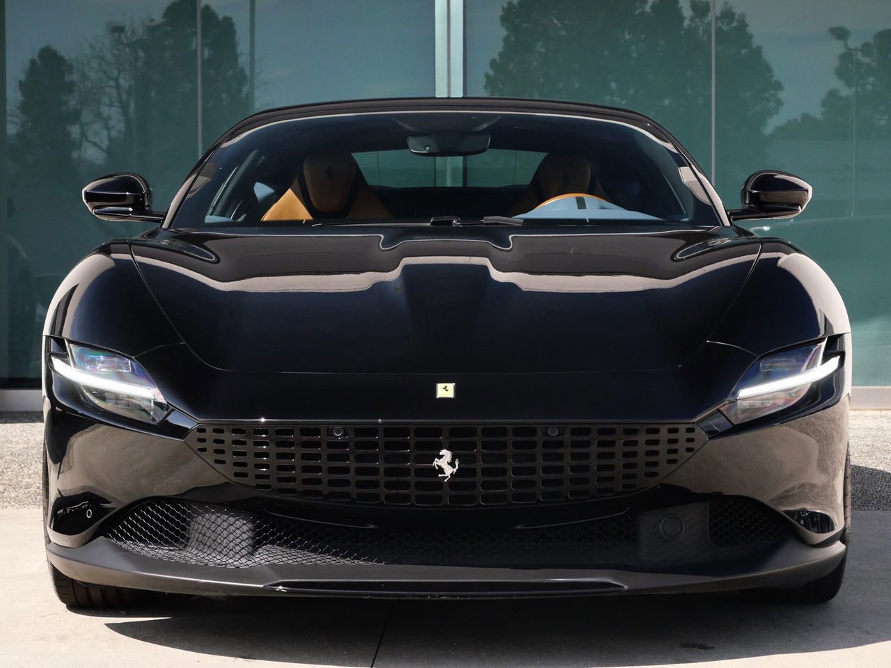 Used 2022 Ferrari Roma image 2