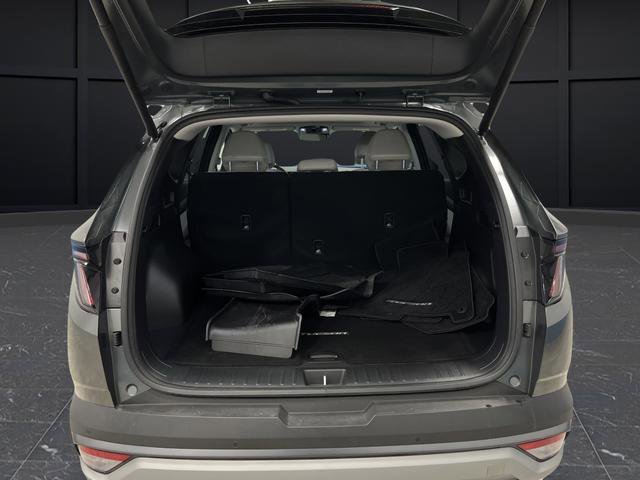 Used 2025 Hyundai Tucson Limited image 15