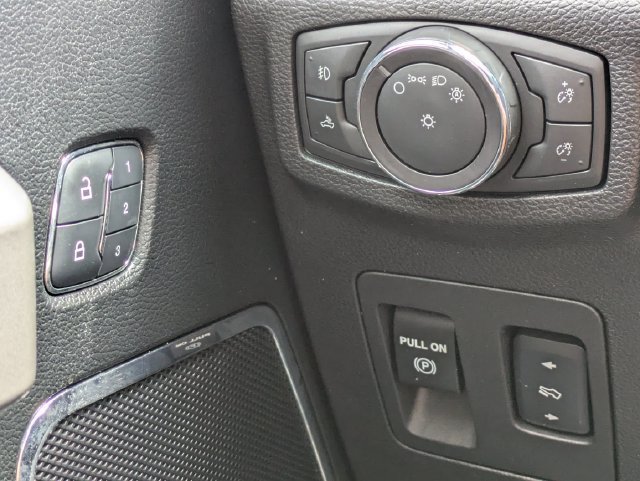 Used 2018 Ford F150 Lariat w/ Equipment Group 502A Luxury AWD/4WD image 22