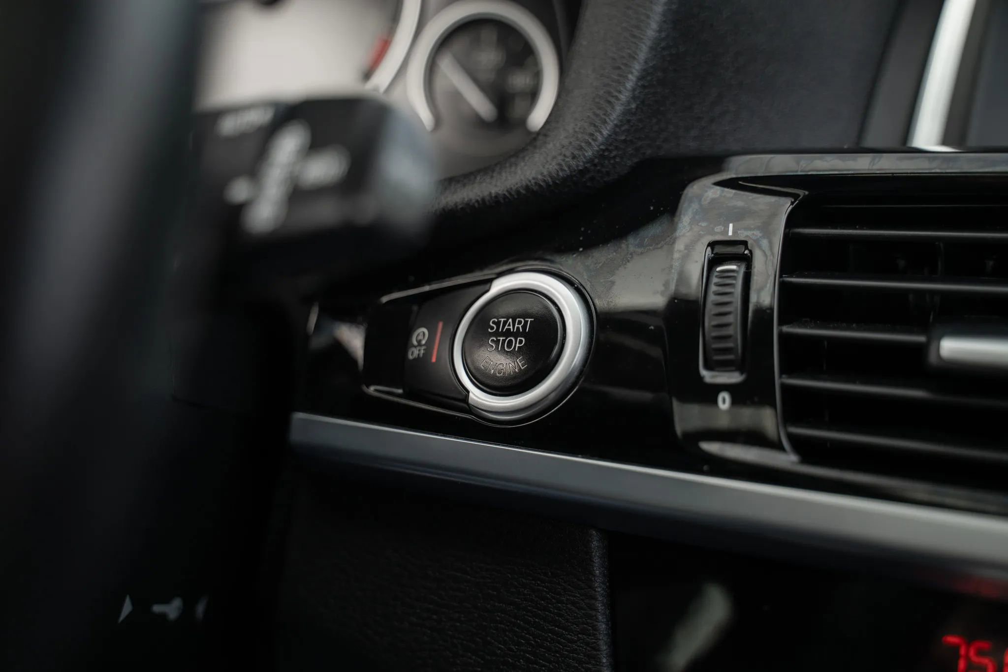 Used 2016 BMW X3 xDrive35i w/ Technology Package image 30