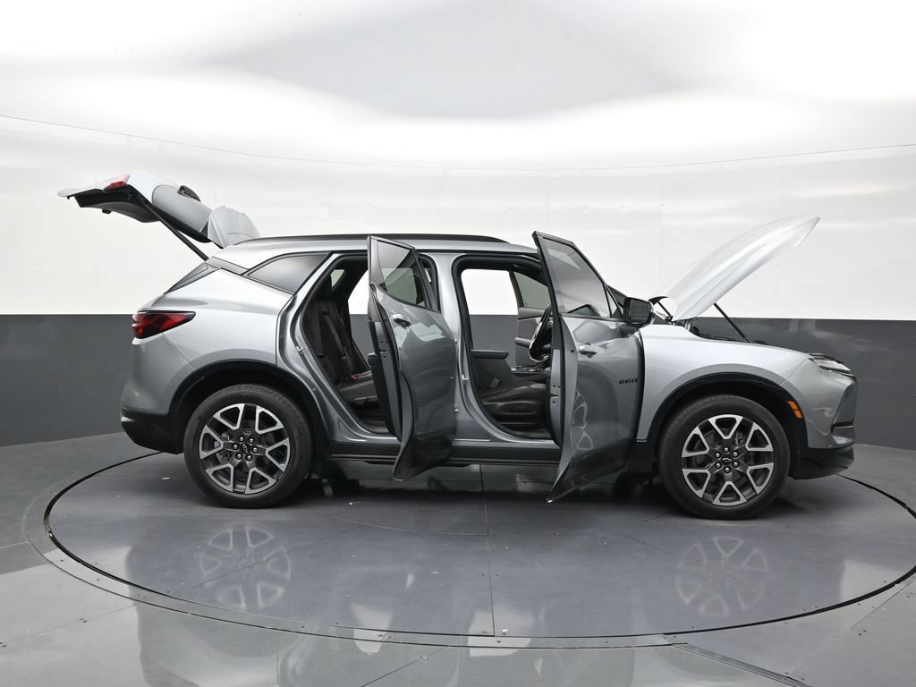 Used 2023 Chevrolet Blazer RS w/ Enhanced Convenience Package FWD image 29