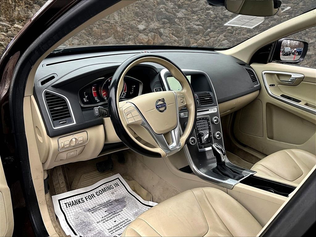 Used 2015 Volvo XC60 T6 w/ Proximity Package image 12