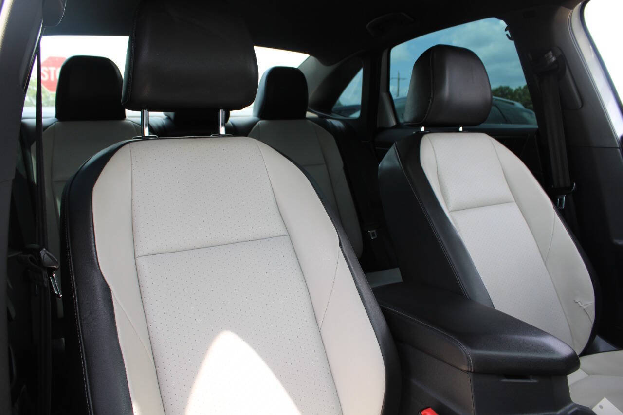 Used 2019 Volkswagen Jetta R-Line FWD image 14