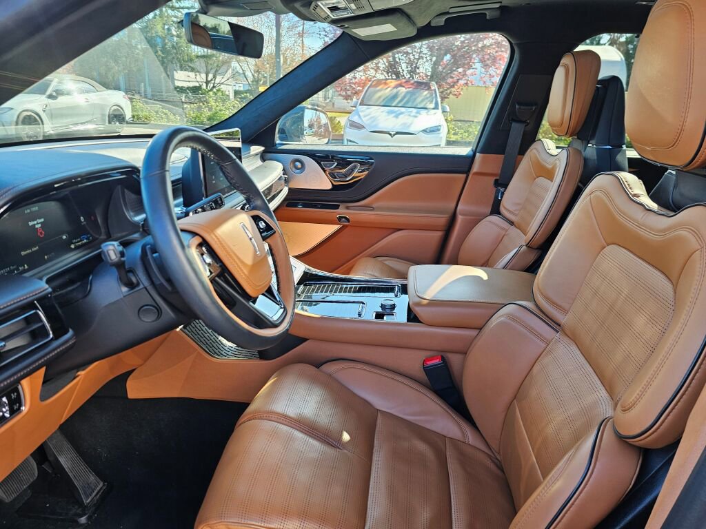 Used 2023 Lincoln Aviator Black Label Grand Touring w/ Class IV Trailer Tow Package image 27